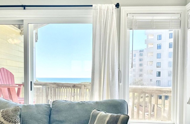 Toes in the Sand - Oceanview Condo Emerald Isle