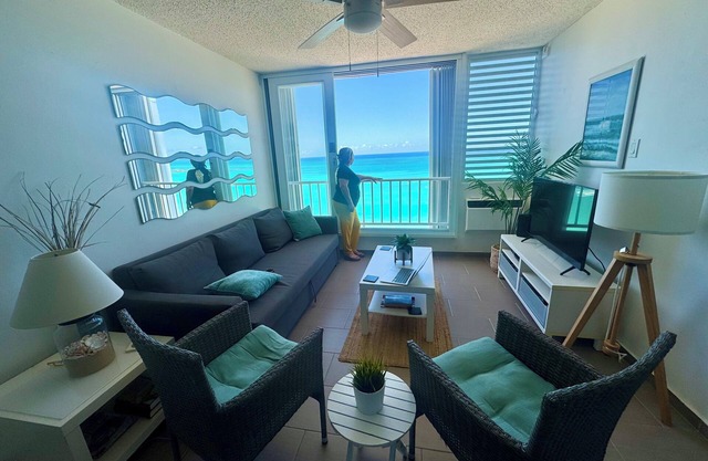 Too Good To Be True Beachfront Condo, New Modern Renovation. Free WIFI/Parking.