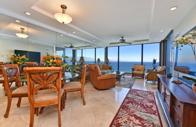 TOP FLOOR! Beachfront - Penthouse! 10% off for last-minute bookings