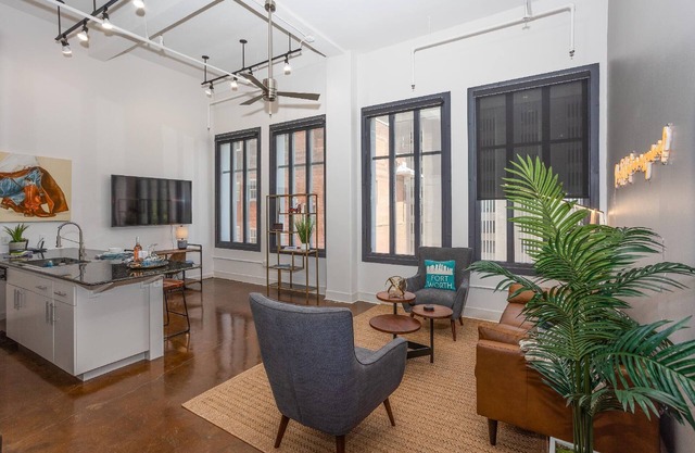 Top Floor Deluxe Penthouse | Heart of Downtown FTW