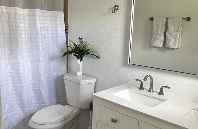 Top location apartment 1-1 Las olas BEACH Fort Lauderdale Airport- Cruise Port