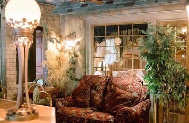 Top location, no cleaning fee, everthings close M