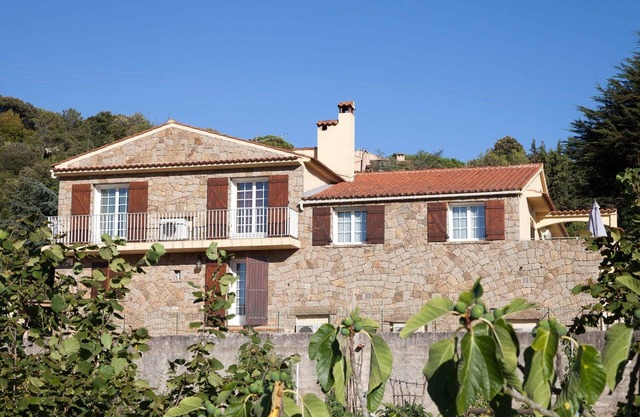TOP OF VILLA, QUIET, BETWEEN EARTH AND SEA, 10 Min from AJACCIO