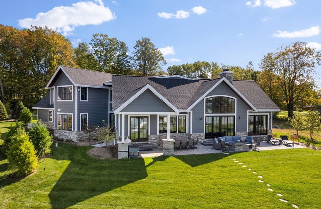TORCH LAKE AT IT'S FINEST!-30 Day Rental