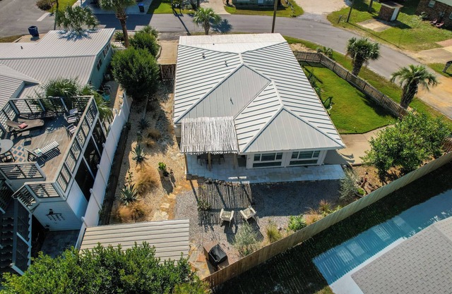 Toucan Tango ~ 1 block to beach + Pier Park & 30a ~ 1966 beach bungalow