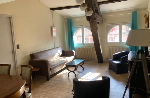 Toulouse centre: T2 bis dans immeuble historique