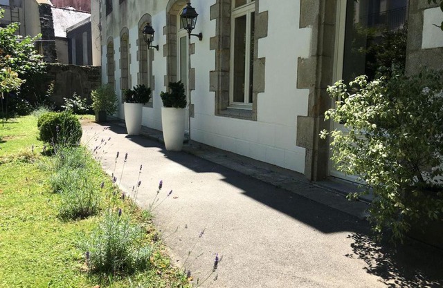 Tourisme et Affaires Quimper + parking privé, wifi, jardin