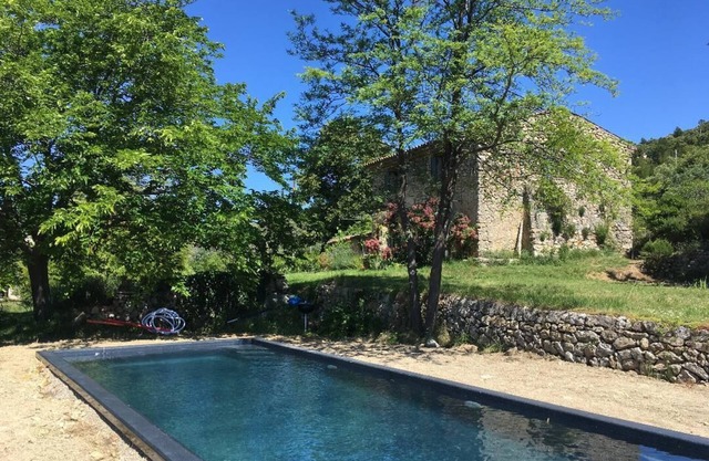 TOURTOUR (Haut-Var) Old farmhouse in Provence