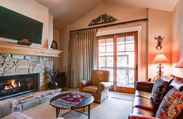 TOWN POINTE B303 condo