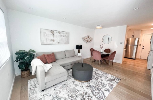 TownHome 3blks Boardwalk
