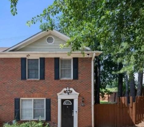 Townhome Getaway minutes from Downton Norcross