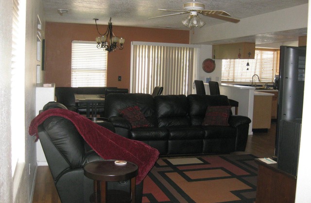 Townhomeinthe505 - Coors And I-40 Convenient Freeway Access
