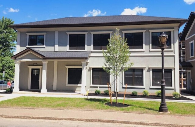 Townhomes at the Falls - 310 B upper - Buffalo Aven2 Blocks from the Falls!
