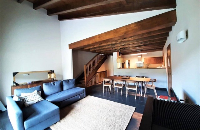 Townhouse 4 Bed Pellet Stove, Private Garden & Garage