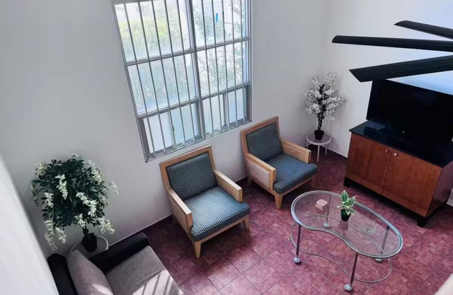 Townhouse DT residence safe 40 % offParking 2 BR