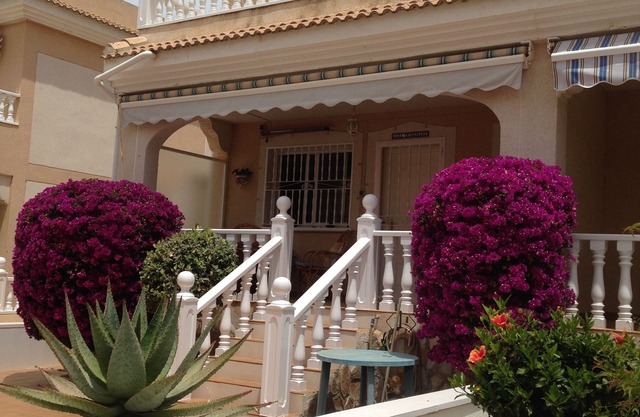 Townhouse El Divino, 3 A/C, 5G Wifi. 10min to beach/facilities. 2 lovely pools.
