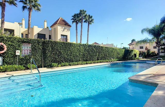 Townhouse, free wifi, south facing patio, pool