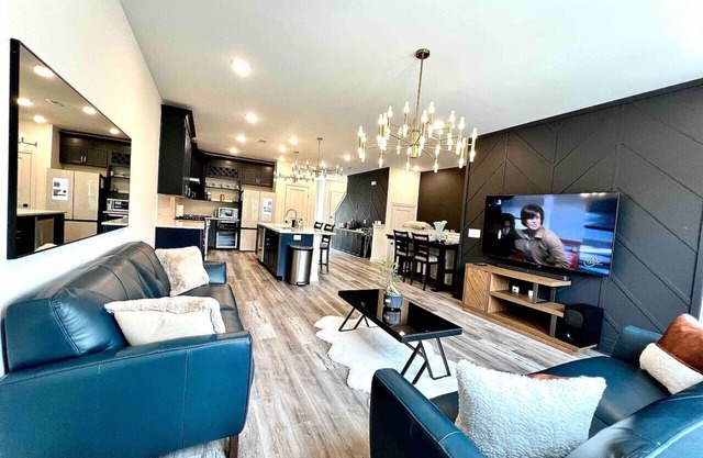 TPV - Antilia - Luxury w/Indoor Heated Pool & Gym