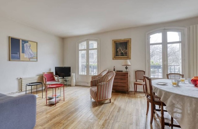 Traditional & Charming Parisian flat - Luxury 16th