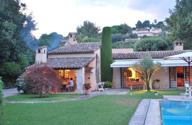 Traditional Provencal farmhouse in the heart of nature