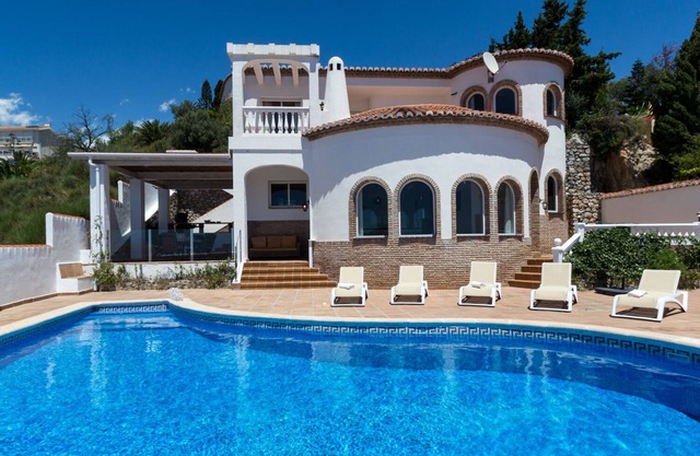 Traditional Spanish Villa With Private Heated Pool And Amazing Views