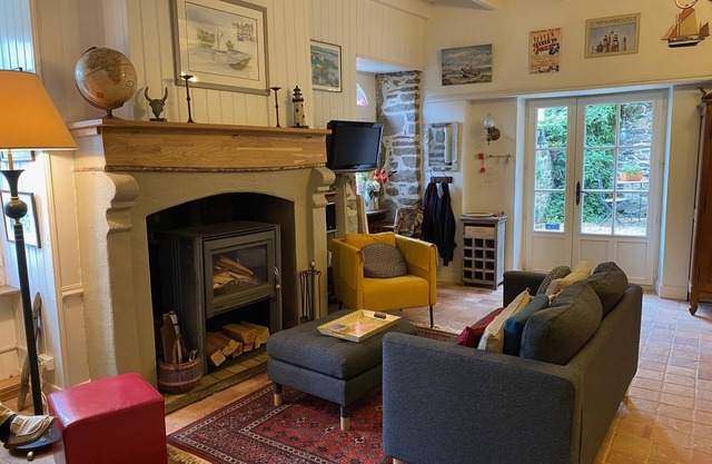 Traditional Stone House for 6 Guests