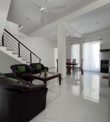 Tranquara Battaramulla - 10 mts to Passport & ID Office