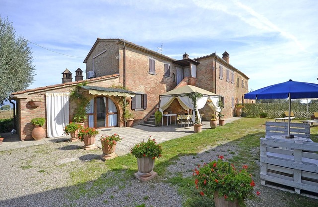 Tranquil Cortona Home