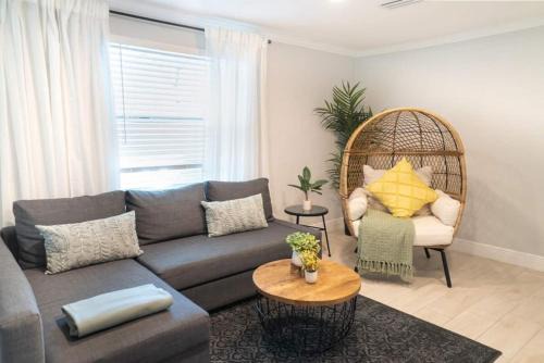 Tranquil & Fully Renoveted Home Near Busch Gardens