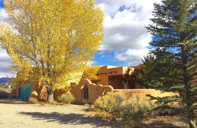 TRANQUIL GET AWAY between Taos & Ski Valley