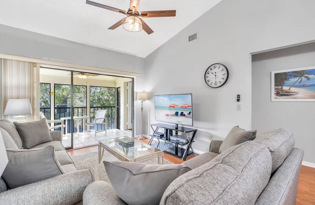 Tranquil Luxury Condo near Anna Maria Island Beach, 2 heated pools, hot tubs,IMG