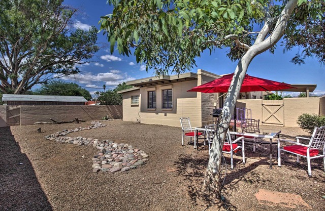 Tranquil Tucson Home w/Yard - Walk to U of A