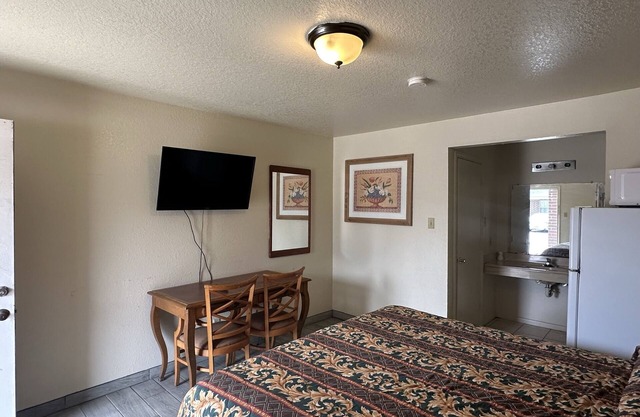 Travel Inn By OYO La Marque Texas City I-45