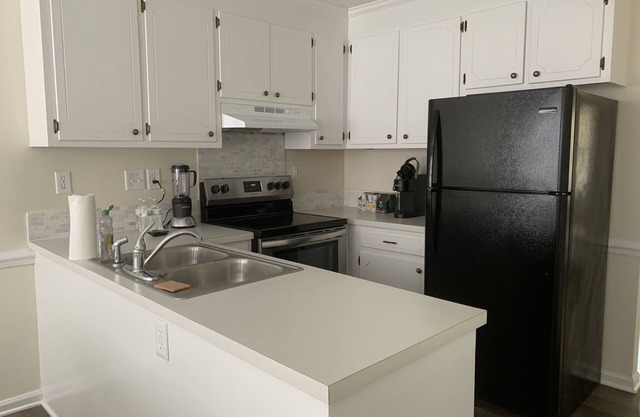 Travel Nurses, Close to Hospital, Renovated!