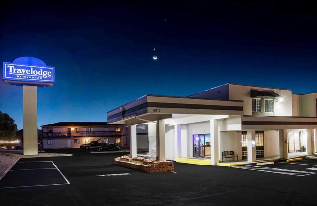 Travelodge by Wyndham Colorado Springs Airport - Peterson SFB
