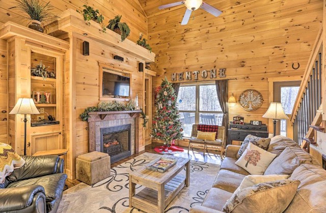 TreeTop Retreat Mentone Escape with Hot Tub