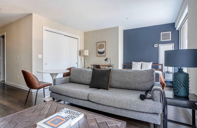 Trendy Back Bay Studio w/Gym & W/D, nr Shopping, by Blueground