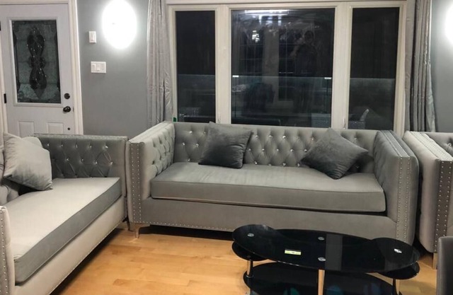 Trendy & Modern 3 Bed Cottage/Bungalow just 2 hours from Toronto