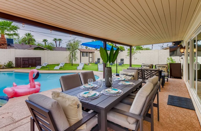 TRIBAL URBAN TRANQUILITY: HEATED POOL + POOL TABLE