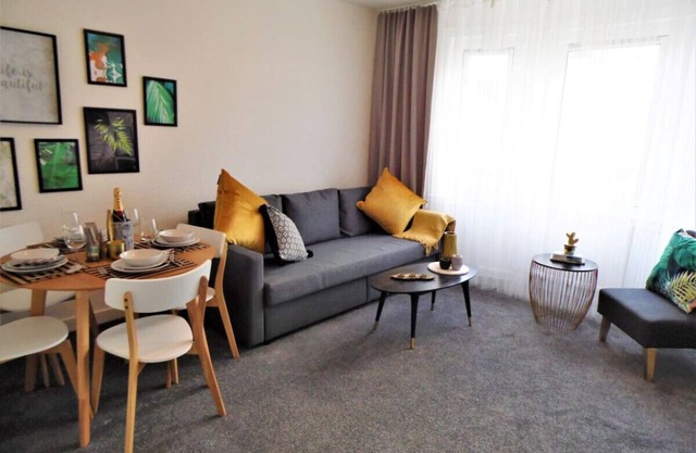 Trident Apartment - newly renovated bright and airy flat located in a very convenient central area.