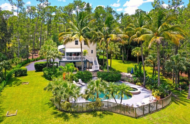 Tropical Green Oasis in Naples