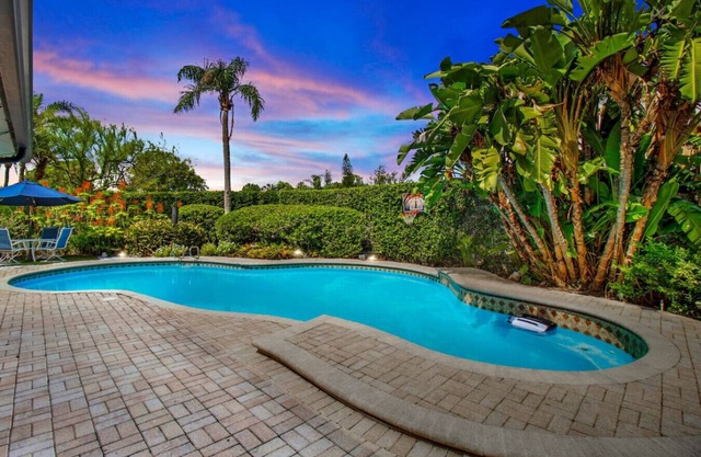 Tropical Haven: Private Pool, Hot Tub, and Bliss