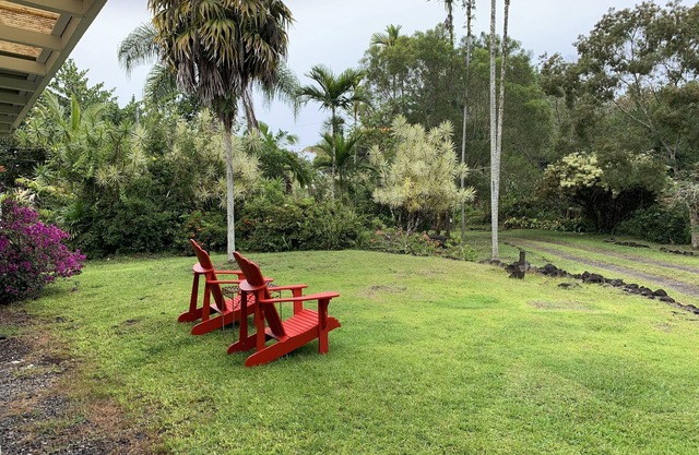 Tropical "Jungalow" Near the Sea