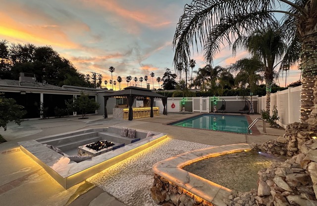 🏝️ Tropical Luxury Oasis 🏝️