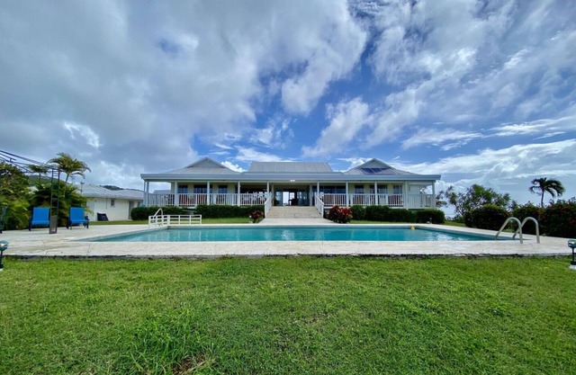 Tropical Private Gated Estate - Ocean, Island & Harbor Views!