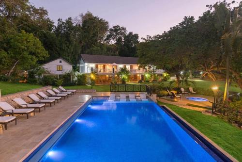 Tropical Retreat Private Pool and Beach Access