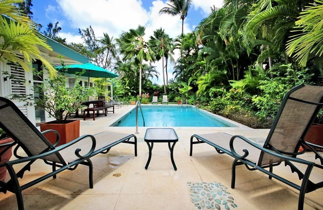 Tropical Villa with Pool Near Beach - Jessamine (3 bed)