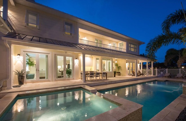 TROPICAL WATERFRONT MANSION STEP TO THE BEACH