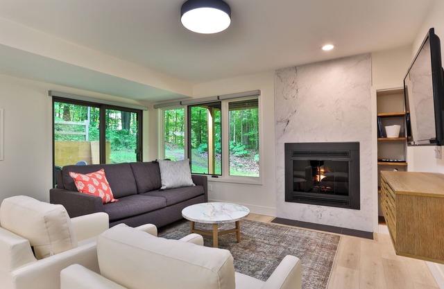 Trout Creek - Vacation Condo #100, 2 bedroom, 2 bath. Close to Outdoor Pool, Tennis, Pickleball.