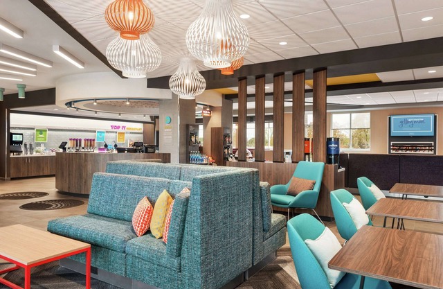Tru By Hilton Milwaukee Brookfield